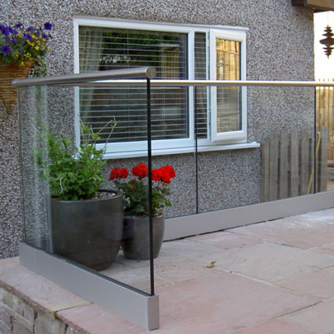 Glass balustrade detail PR-U009