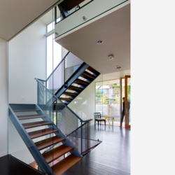 2021 Good quality double stair stringer straight staircase with glass railing